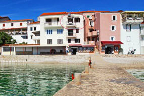 Baska Insel Krk Kroatien Appartement mit Balkon Meerblick direkt am Strand