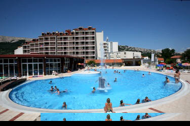 Strandnähe Baska Insel Krk Ferienwohnung Villa Corinthia mit Terrasse Grill Pool Fitness Ruhelage Kinderspielplatz Strandnähe Baska Insel Krk Ferienwohnung Villa Corinthia mit Terrasse Grill Pool Fitness Ruhelage Kinderspielplatz