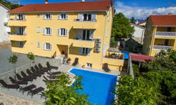 Haus mit Pool Baska Insel Krk Kroatien Haus mit Pool Baska Insel Krk Kroatien