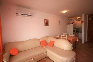 Appartement 2A - Wohnzimmer mit Terrasse - Baska - Krk - Kroatien Appartement 2A - Wohnzimmer mit Terrasse - Baska - Krk - Kroatien
