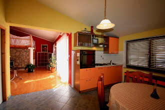 Appartement 32 Baska Insel Krk Kroatien Kche mit Essplatz
