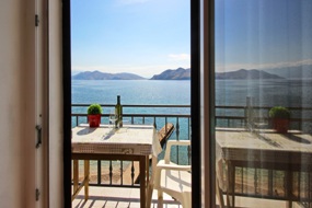 Baska Insel Krk Kroatien Appartement mit Balkon Meerblick direkt am Strand
