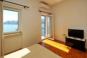 Baska Insel Krk Kroatien Appartement mit Balkon Meerblick direkt am Strand