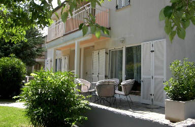 Strandnhe Baska Insel Krk Ferienwohnung Villa Corinthia mit Terrasse Grill Pool Fitness Ruhelage Kinderspielplatz