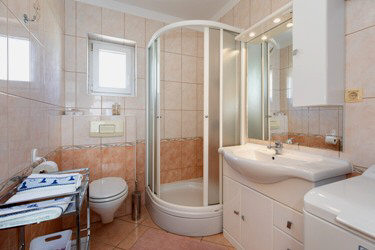 Appartement Lavanda in Strandnhe Bad mit Dusche Waschmaschine Insel Krk Kroatien 