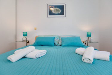 Appartement Lavanda in Strandnhe Schlafzimmer Baby Bett Insel Krk Kroatien 