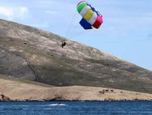 Paragliding am Strand  Baska Insel Krk Kroatien
